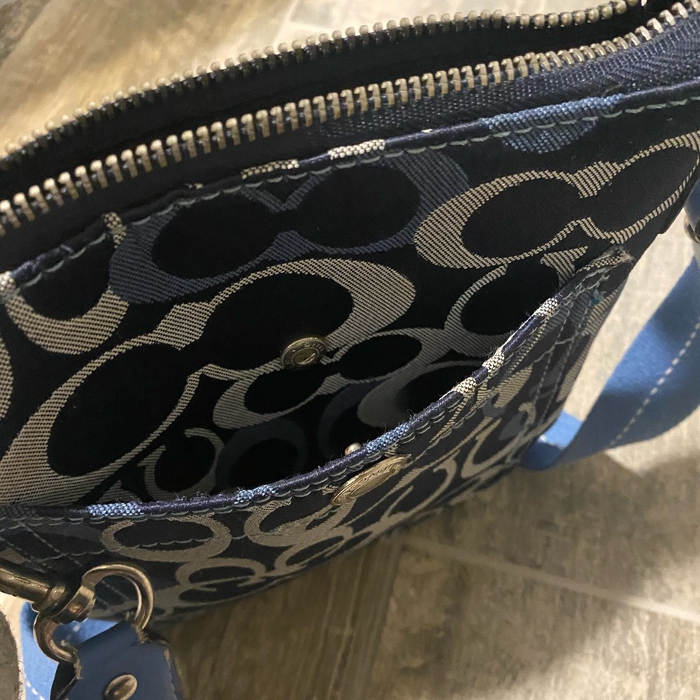 Coach purse - Picture 3 of 7